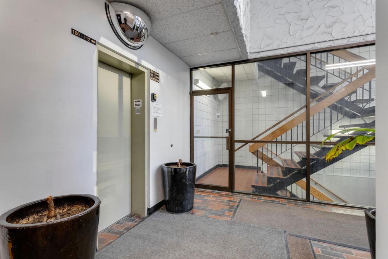 Auberge de jeunesse Calgary Connect Extérieur photo